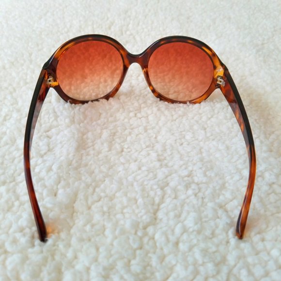 NWOT Bijou Brigitte Tortoise Shell Sunglasses - Picture 2 of 3
